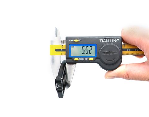 塑胶日字扣D-055